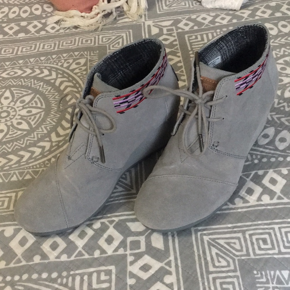 Toms grey wedges